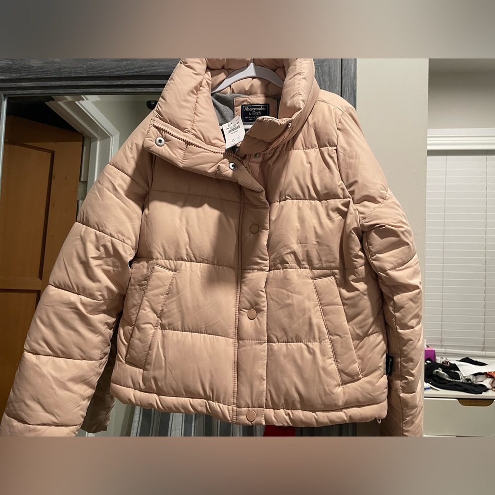 Abercrombie mini puffer size xxs. Light pink blush color